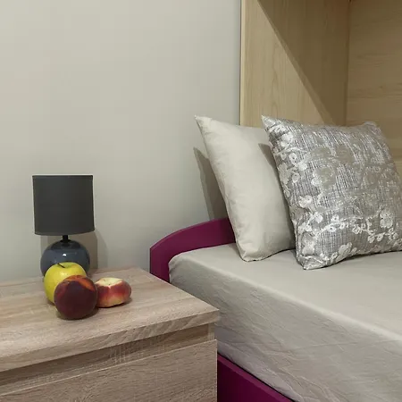 Lavender Apartment *